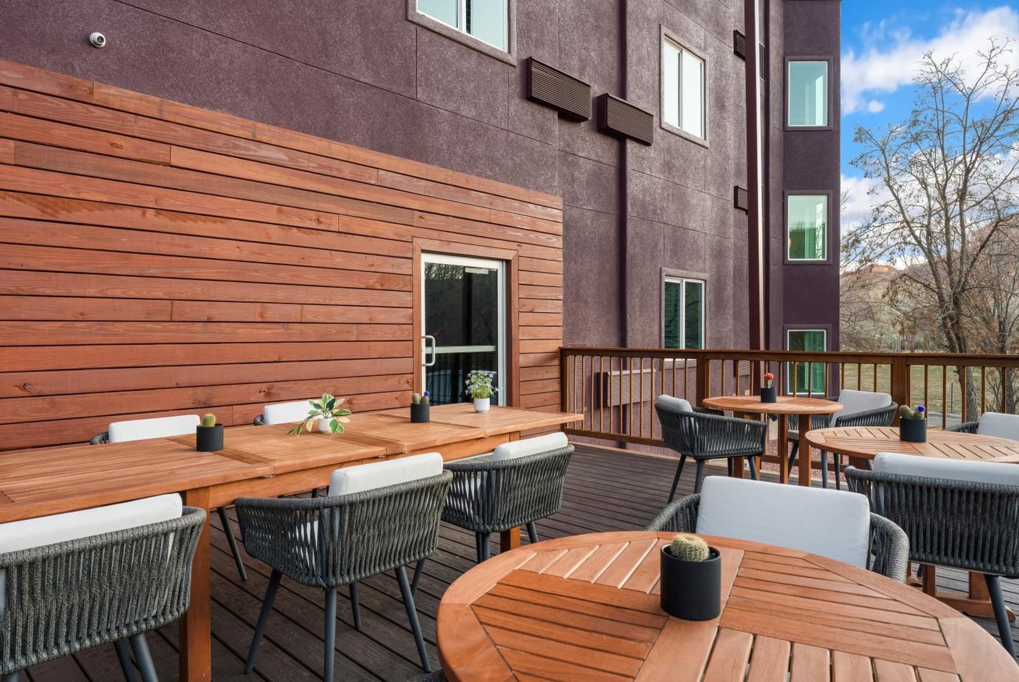 Wolfe'S Moab, Adult Only Hotel Экстерьер фото